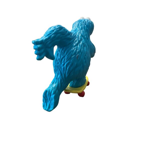 Vintage Cookie Monster Skate Boarding PVC Figure, Cake Topper, Sesame Street 80s - Picture 3 of 6